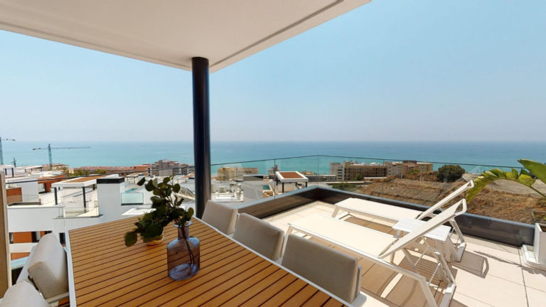 Sea View Property in El Higueron Benalmadena with Terrace and Pool
