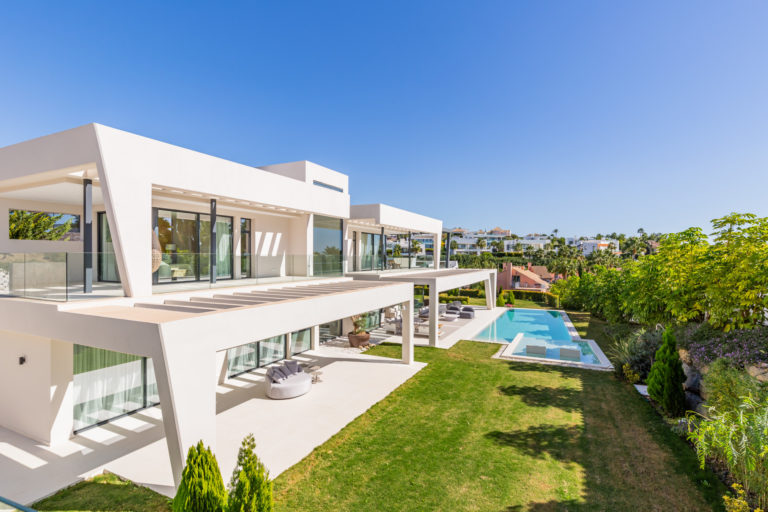 Espectacular villa moderna en venta en Nueva Andalucía, Marbella