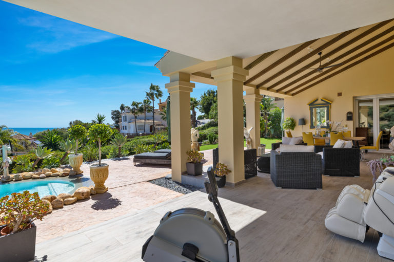 Chalet for sale in Marbella East, Marbella