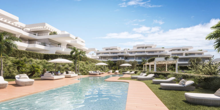 Luxurious Apartment with Private Garden in Estepona