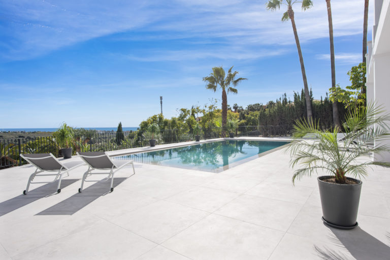 Luxurious 5 Bedroom Villa in Prestigious Los Flamingos Golf Resort