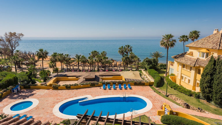 Penthouse for sale in Rio Real, Marbella