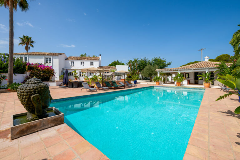 Villa with Guest House in Los Flamingos, Benahavís