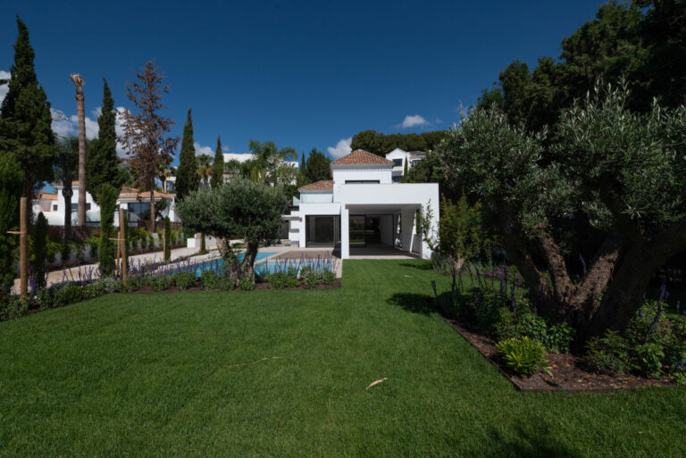 New Villa in El Paraiso, Benahavis - Your Dream Home Awaits!