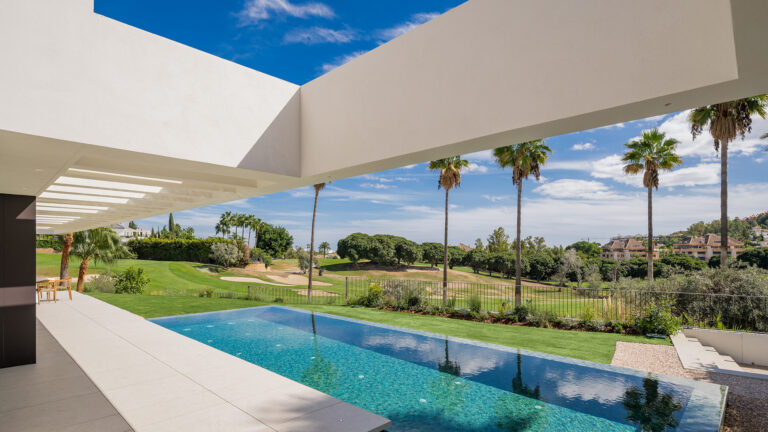 Chalet en venta en Los Naranjos, Marbella