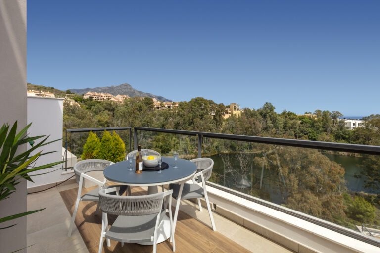 Ático en venta en Los Naranjos, Marbella