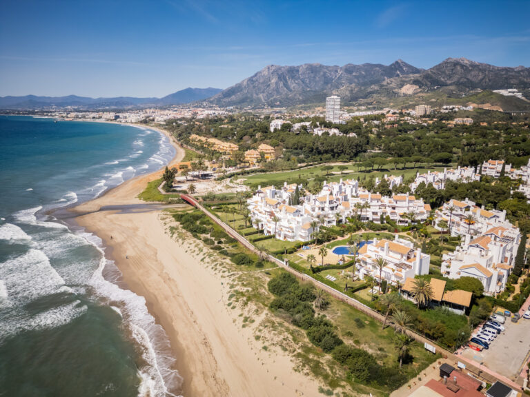 Apartment for sale in Los Monteros Playa, Marbella