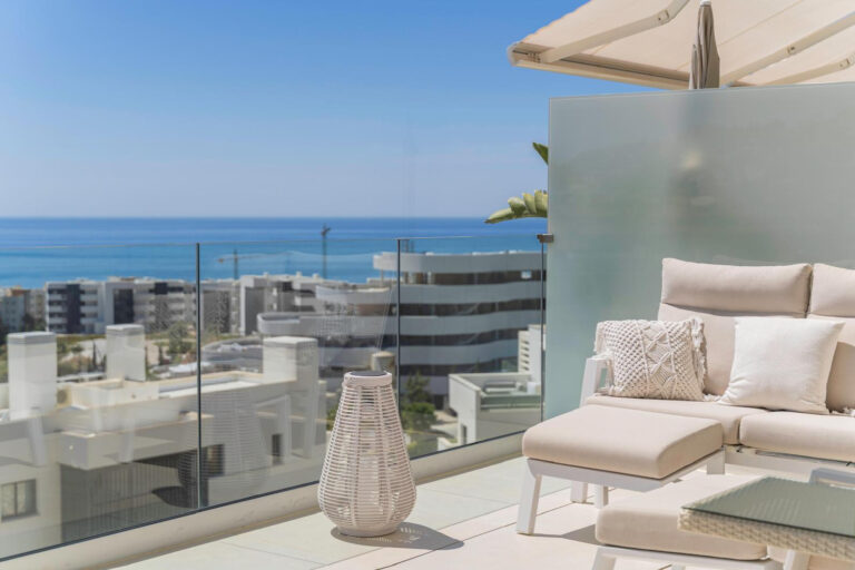 Moderno apartamento de 2 dormitorios con impresionantes vistas al mar en El Higuerón
