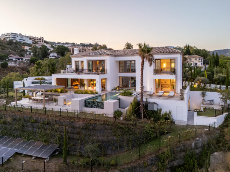 Chalet for sale in La Quinta, Benahavis