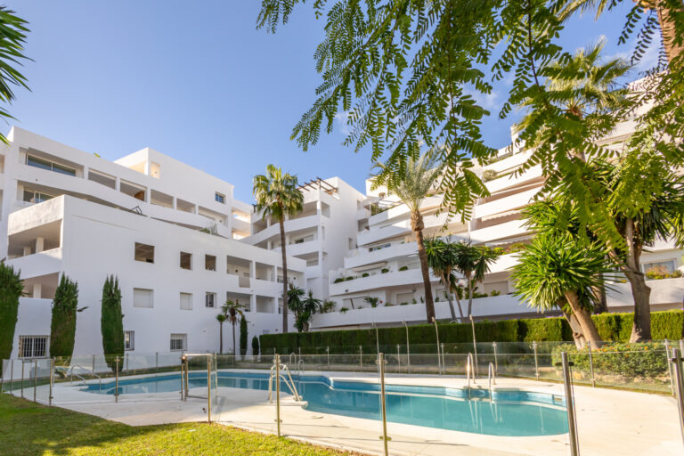 Apartment for sale in Nueva Andalucia, Marbella