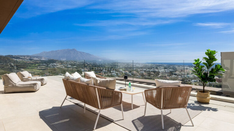 Chalet for sale in La Alqueria, Benahavis