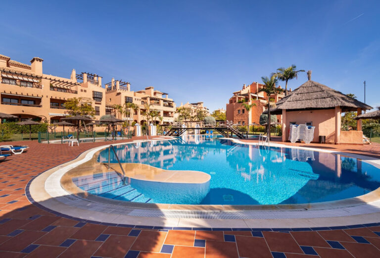 Apartment for sale in Beach Side New Golden Mile, Estepona