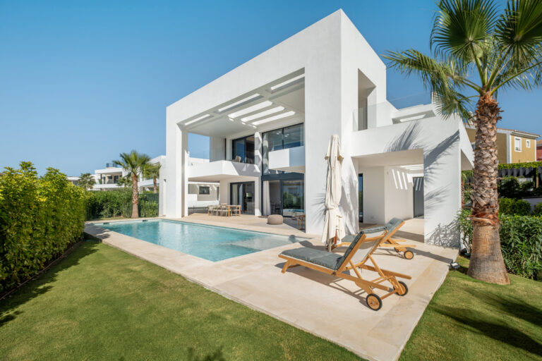Exclusiva Villa de Lujo en El Paraíso, Estepona Este
