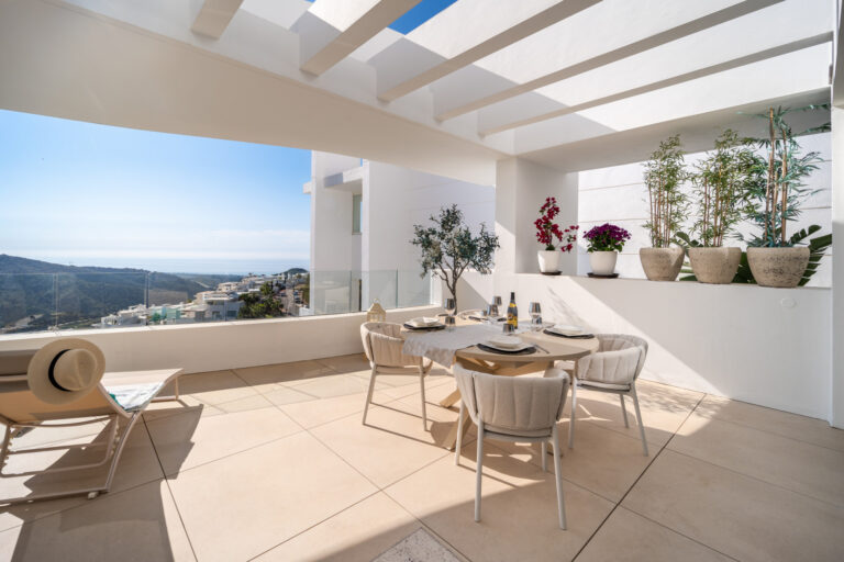 Discover Unrivalled Views 3-Bedroom Apartment in Palo Alto, Ojen