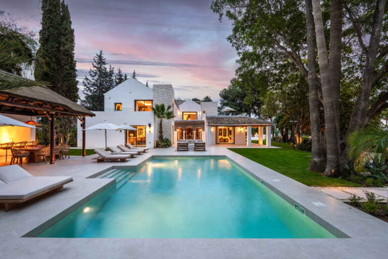 Brand-new luxury chalet in Nueva Andalucía, Marbella with panoramic views, private pool, spa, cinema room and five-car parking.