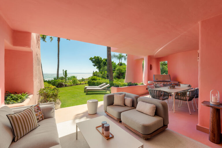 Frontline beach apartment with direct sea access in Estepona East .