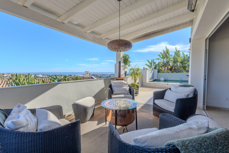 A renovated four-bedroom semi-detached house in La Cerquilla, with panoramic views, a private pool and garden, and a south-east-facing aspect.
