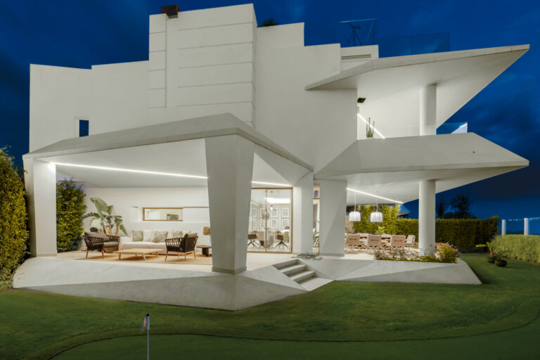 West-facing luxury semi-detached home with panoramic views in Las Brisas, Nueva Andalucía