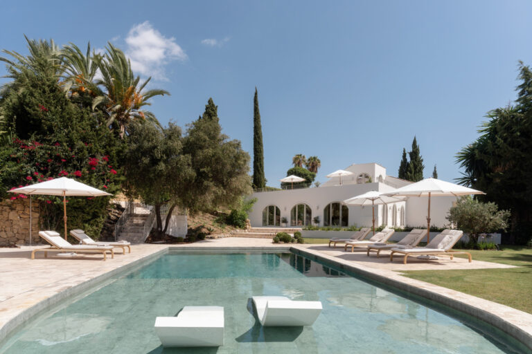 Recently renovated four-bedroom villa with a private saltwater pool in Haza del Conde, Nueva Andalucía